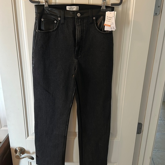 abercrombie ultra high rise straight jeans - Picture 2 of 4